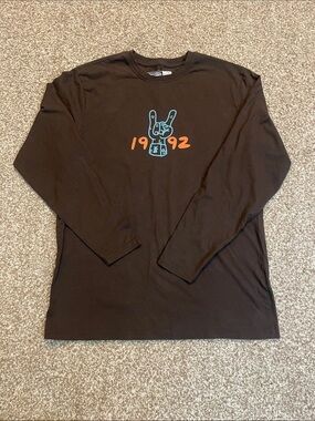Dutch Bros Men’s 1992 Rocker Crewneck Long Sleeve Tee